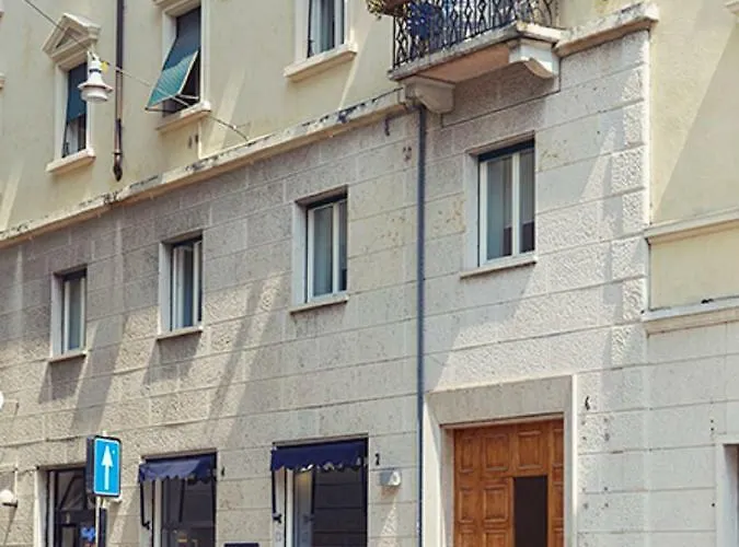 Italianflat - Design 招待所 3*